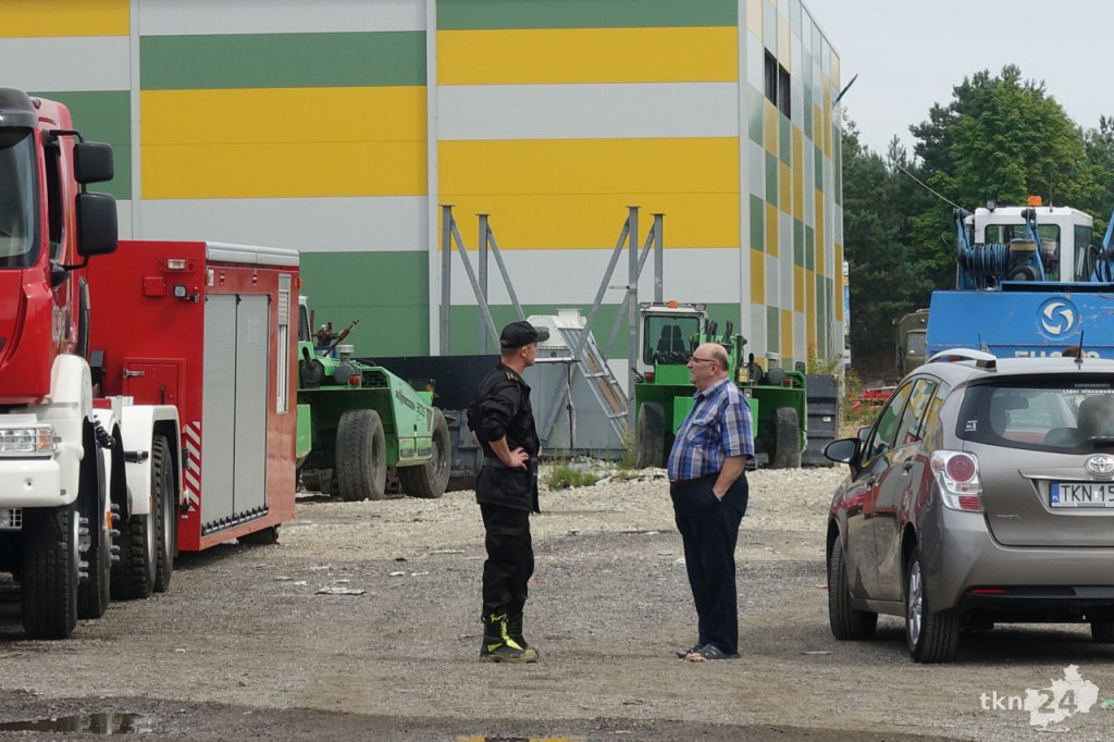 WIDEO: Gigantyczny pożar składowiska odpadów koło Fałkowa! AKTUALIZACJA