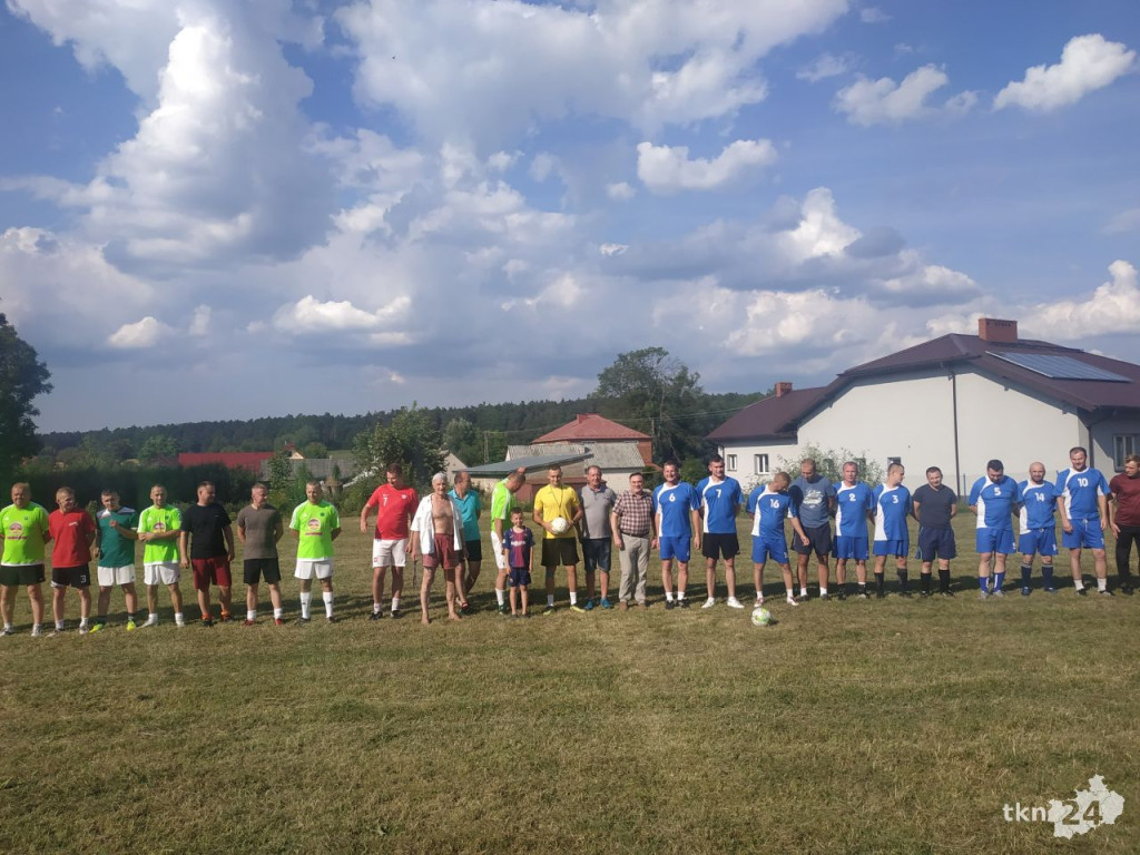 Pokazowy mecz Oldboye vs Policja w Pilczycy [zdjęcia]