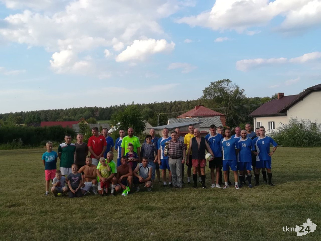 Pokazowy mecz Oldboye vs Policja w Pilczycy [zdjęcia]