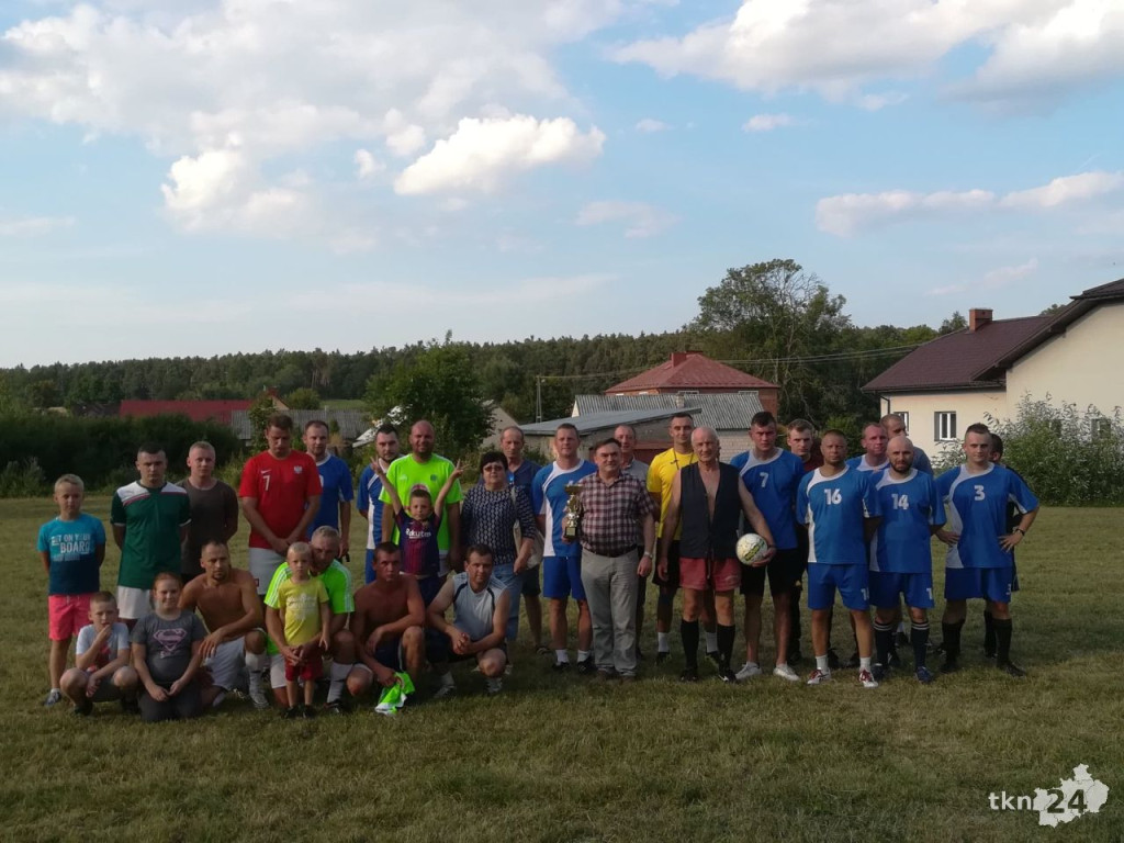 Pokazowy mecz Oldboye vs Policja w Pilczycy [zdjęcia]
