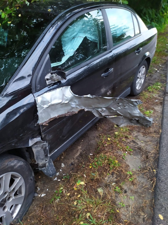 Kolizja na zakręcie w Stąporkowie [zdjęcia]