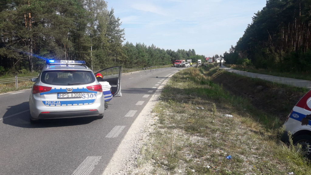 Wypadek z udziałem karetki między Wincentowem a Brodami[zdjęcia]