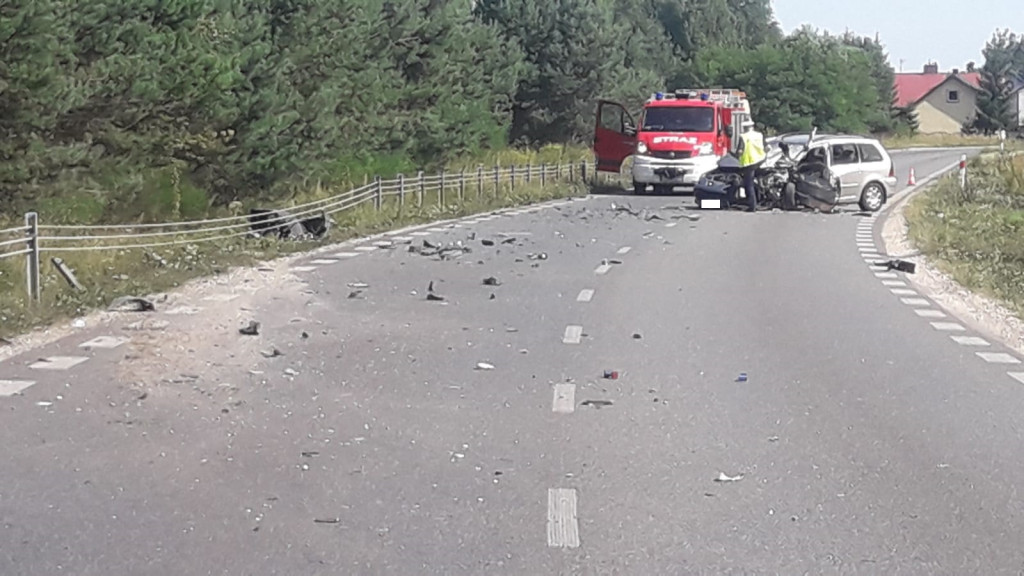 Wypadek z udziałem karetki między Wincentowem a Brodami[zdjęcia]