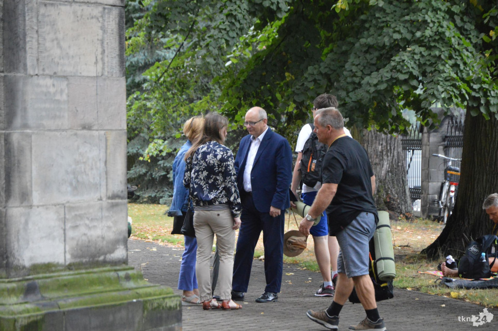 Pielgrzymka do Jasnej Góry wyruszyła z Końskich [zdjęcia]