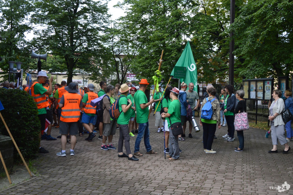 Pielgrzymka do Jasnej Góry wyruszyła z Końskich [zdjęcia]