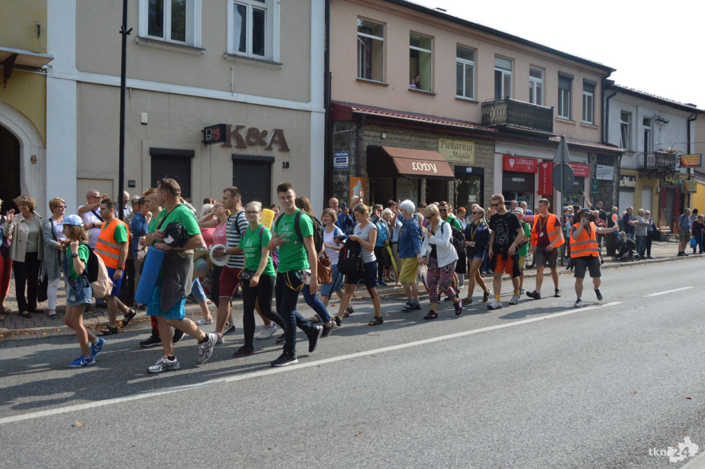 Pielgrzymka do Jasnej Góry wyruszyła z Końskich [zdjęcia]