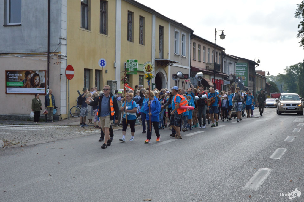 Pielgrzymka do Jasnej Góry wyruszyła z Końskich [zdjęcia]