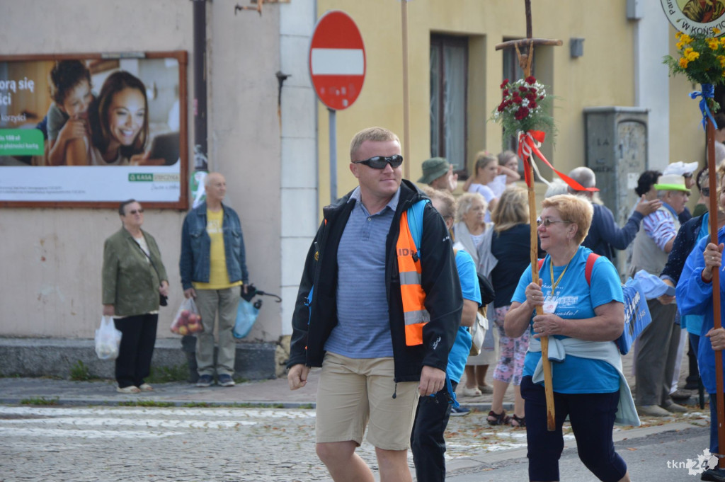 Pielgrzymka do Jasnej Góry wyruszyła z Końskich [zdjęcia]