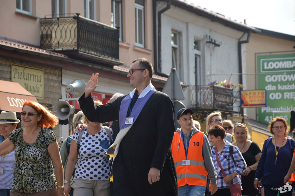 Pielgrzymka do Jasnej Góry wyruszyła z Końskich [zdjęcia]
