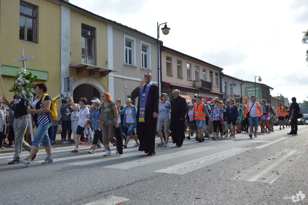 Pielgrzymka do Jasnej Góry wyruszyła z Końskich [zdjęcia]