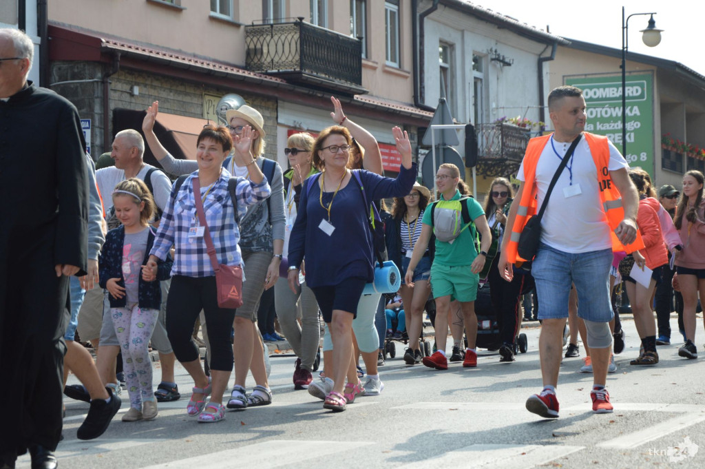 Pielgrzymka do Jasnej Góry wyruszyła z Końskich [zdjęcia]