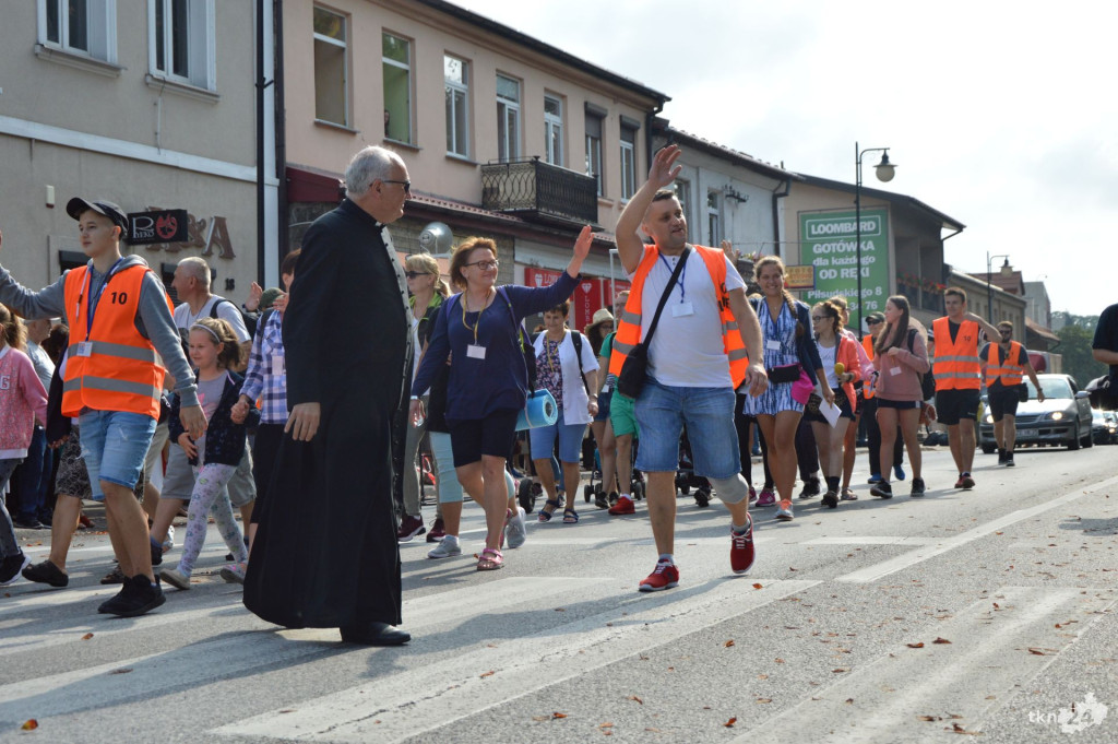 Pielgrzymka do Jasnej Góry wyruszyła z Końskich [zdjęcia]