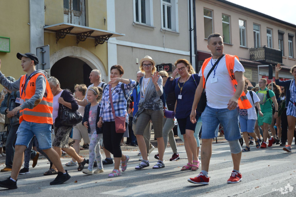 Pielgrzymka do Jasnej Góry wyruszyła z Końskich [zdjęcia]