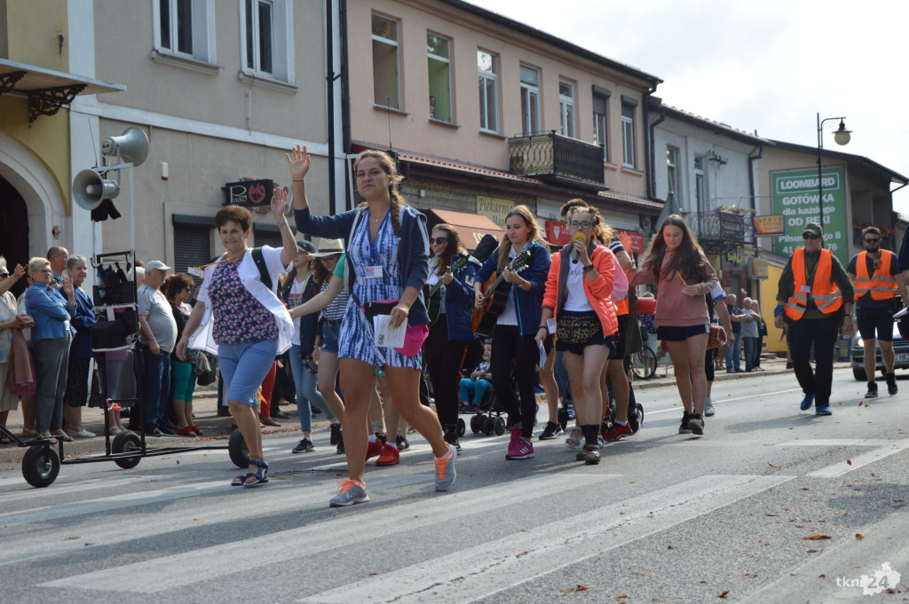 Pielgrzymka do Jasnej Góry wyruszyła z Końskich [zdjęcia]