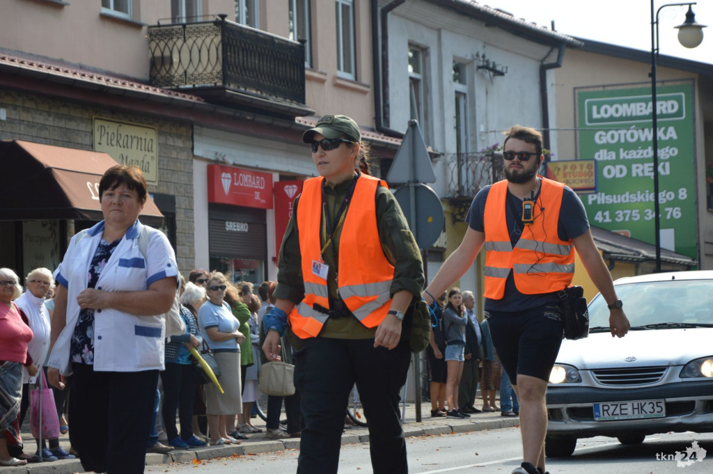 Pielgrzymka do Jasnej Góry wyruszyła z Końskich [zdjęcia]
