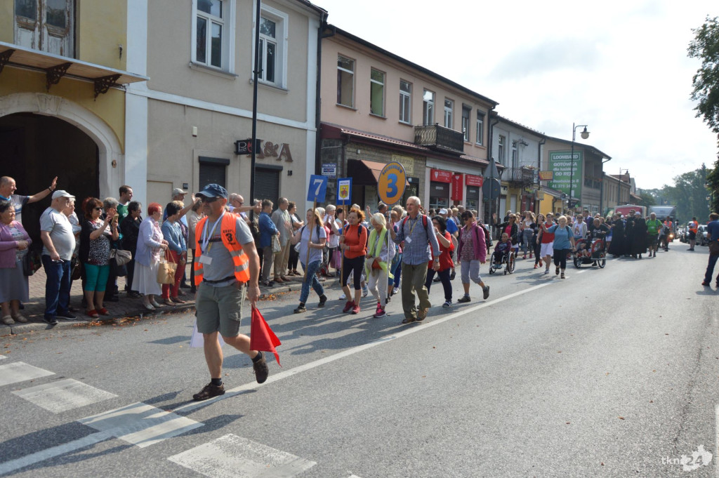 Pielgrzymka do Jasnej Góry wyruszyła z Końskich [zdjęcia]