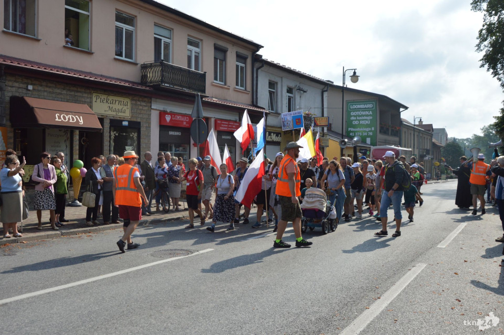 Pielgrzymka do Jasnej Góry wyruszyła z Końskich [zdjęcia]