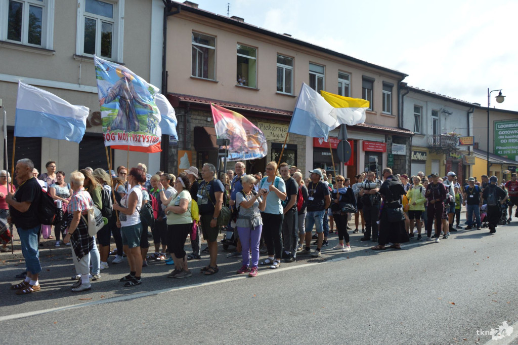 Pielgrzymka do Jasnej Góry wyruszyła z Końskich [zdjęcia]
