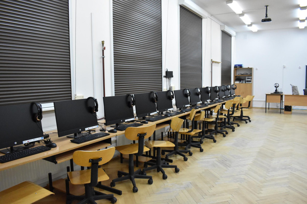 Nowa pracownia komputerowa w gowarczowskiej szkole [zdjęcia]
