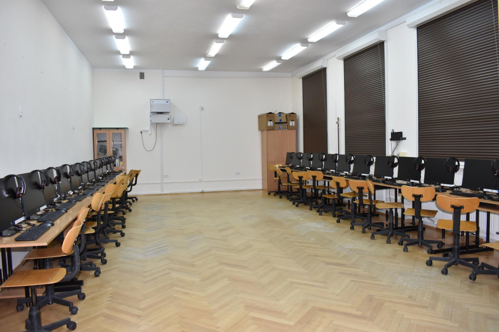 Nowa pracownia komputerowa w gowarczowskiej szkole [zdjęcia]
