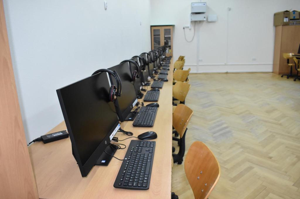 Nowa pracownia komputerowa w gowarczowskiej szkole [zdjęcia]