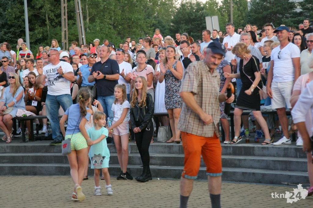 Biegun Ciepła z Future Folk rozgrzał stąporkowian! [fotorelacja]