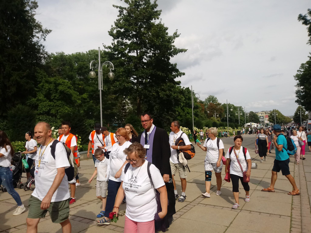 Pielgrzymi z Końskich dotarli do Maryi! [zdjęcia]
