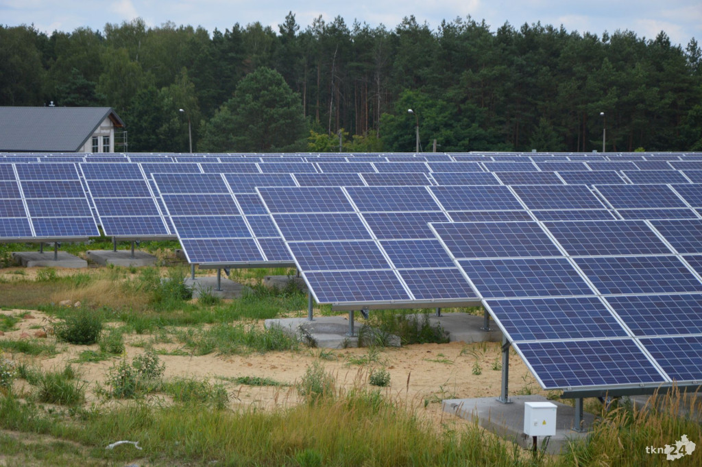 Nowy budynek PGK i elektrownia słoneczna zmieniają koneckie składowisko [wideo, zdjęcia]