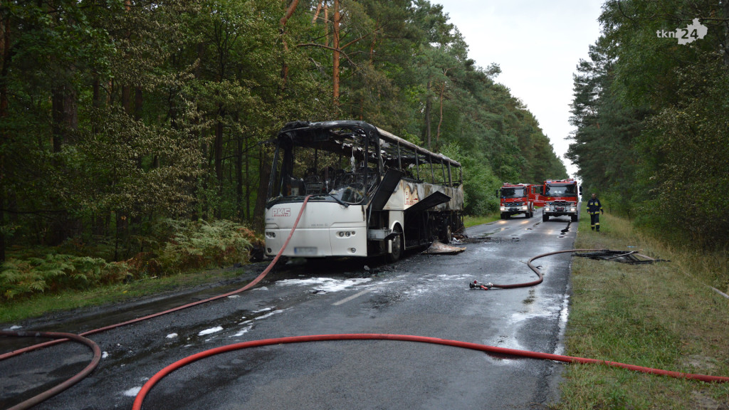 WIDEO: Spłonął autobus na trasie Sielpia - Barak