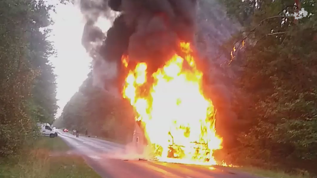WIDEO: Spłonął autobus na trasie Sielpia - Barak