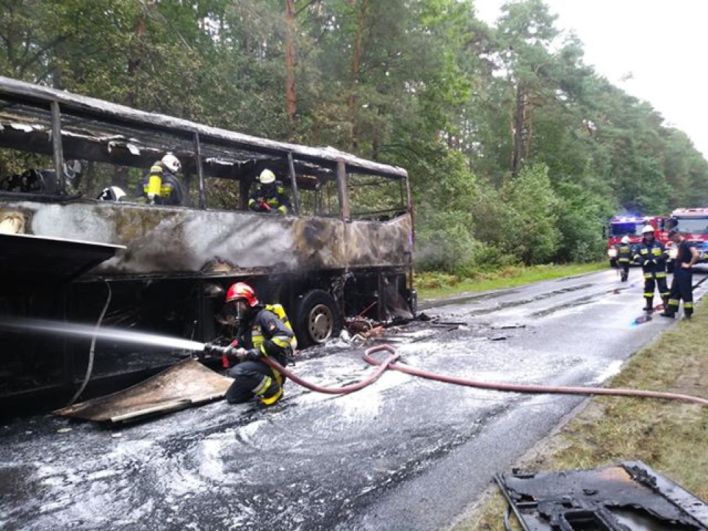 Autobus płonie w Sielpi!