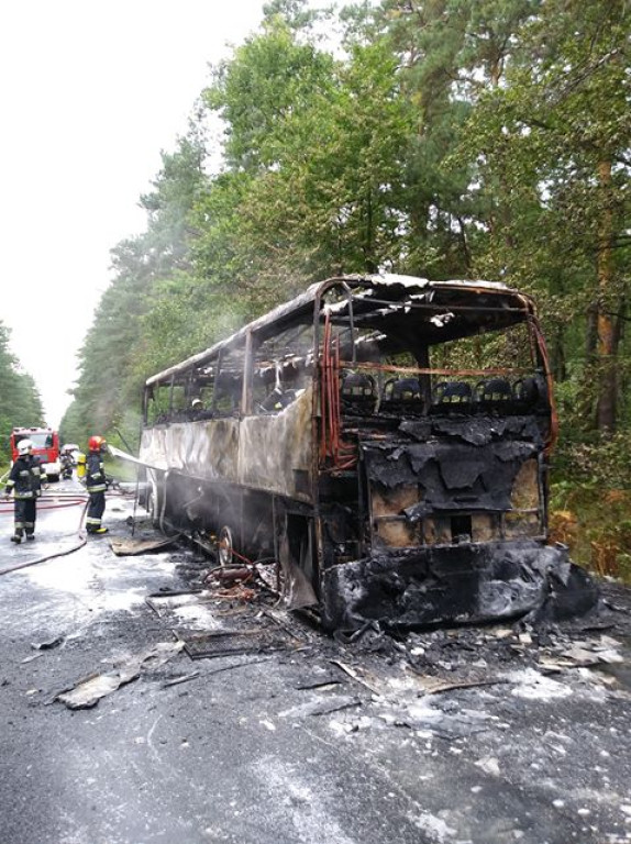 Autobus płonie w Sielpi!