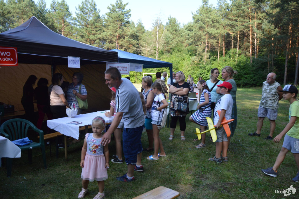 Folkowy i charytatywny festyn w Czarnieckiej Górze [wideo, zdjęcia]