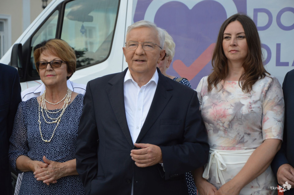 PiS-bus dotarł do Końskich. Spięcie burmistrza ze starostą  [wideo, zdjęcia]