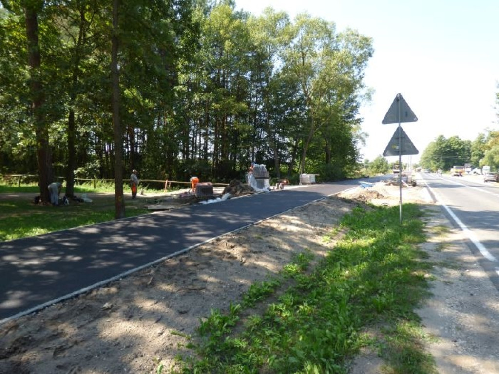 Sprawdzamy, jak przebiega remont ścieżki pieszo-rowerowej w gminie Ruda Maleniecka [zdjęcia]