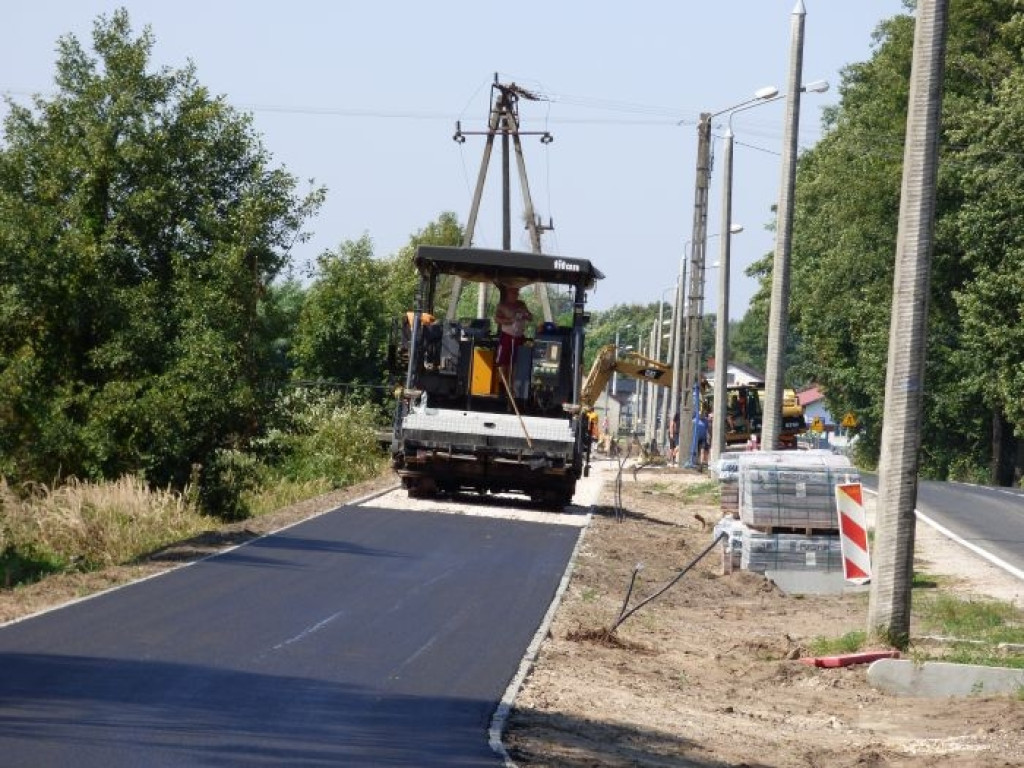 Sprawdzamy, jak przebiega remont ścieżki pieszo-rowerowej w gminie Ruda Maleniecka [zdjęcia]
