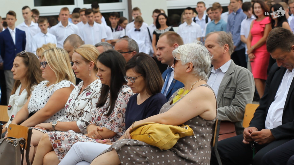 Pierwszy dzwonek zabrzmiał w koneckich szkołach! [wideo, zdjęcia]
