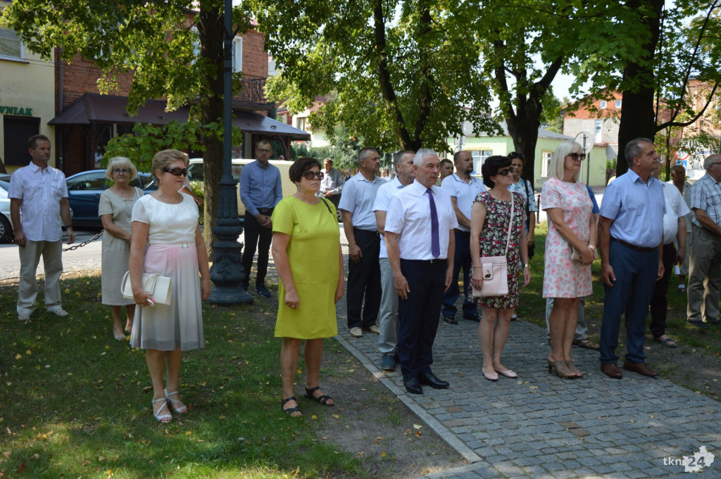 W Radoszycach upamiętniono 75. rocznicę pacyfikacji miasta [wideo]