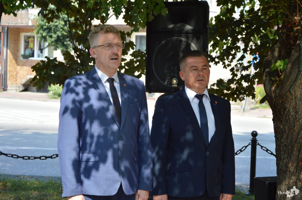 W Radoszycach upamiętniono 75. rocznicę pacyfikacji miasta [wideo]