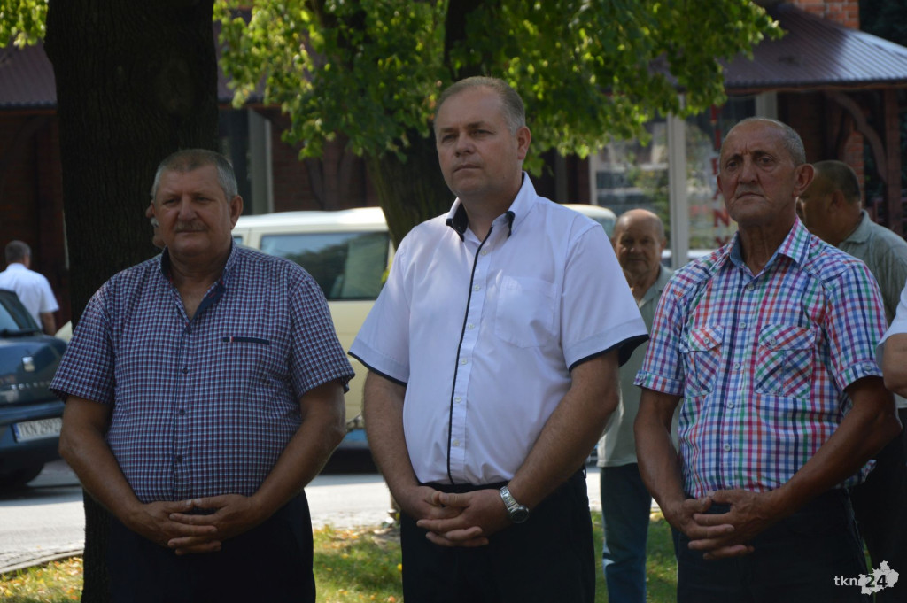 W Radoszycach upamiętniono 75. rocznicę pacyfikacji miasta [wideo]