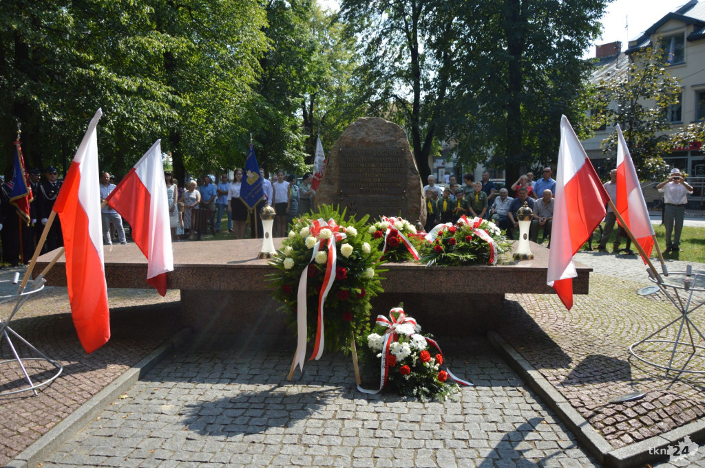 W Radoszycach upamiętniono 75. rocznicę pacyfikacji miasta [wideo]