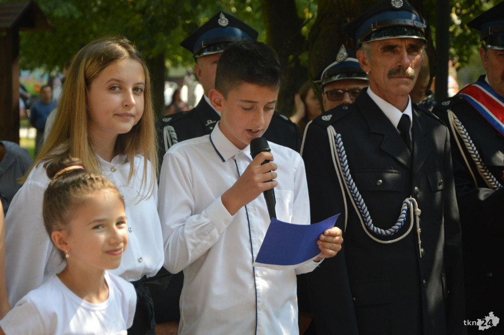 W Radoszycach upamiętniono 75. rocznicę pacyfikacji miasta [wideo]