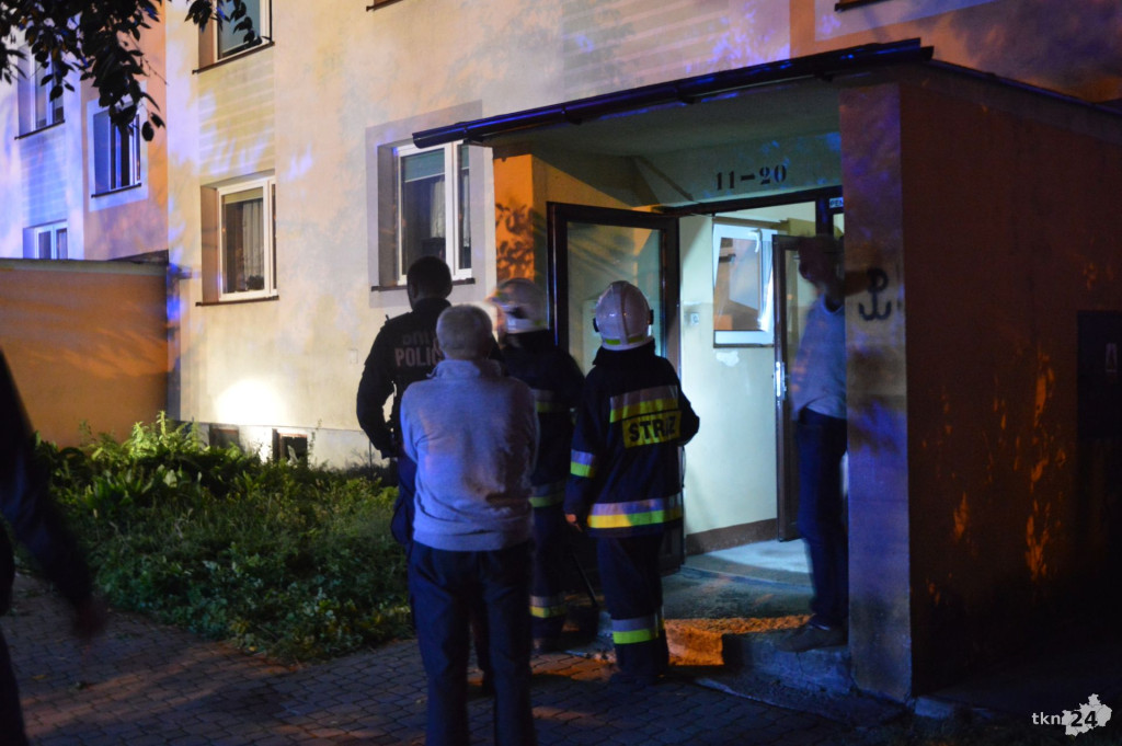Pożar w bloku! Ewakuacja około 30 osób! [zdjęcia]