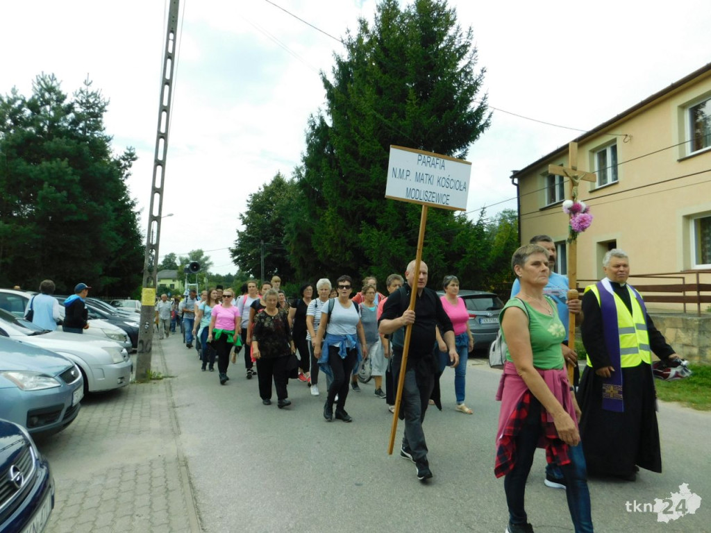 Wielkie święto i tłumy pielgrzymów w Czarnej [wideo, zdjęcia]