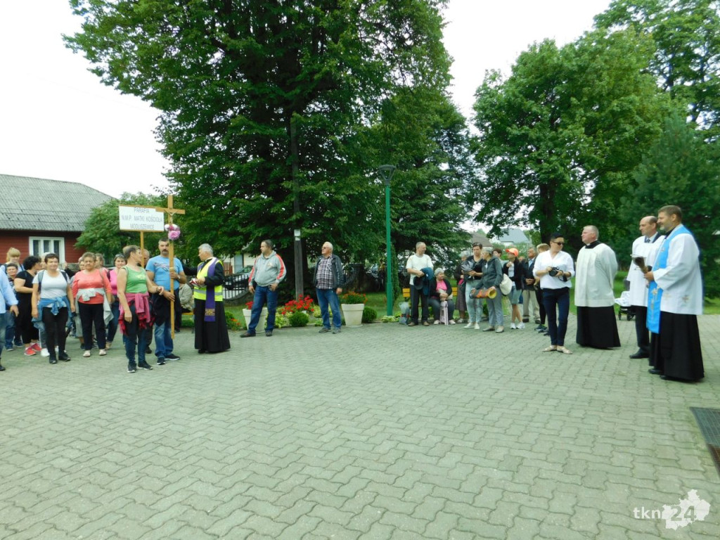 Wielkie święto i tłumy pielgrzymów w Czarnej [wideo, zdjęcia]