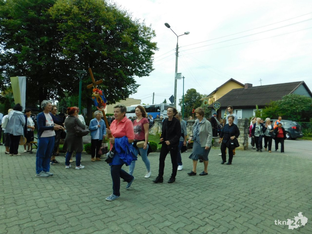 Wielkie święto i tłumy pielgrzymów w Czarnej [wideo, zdjęcia]