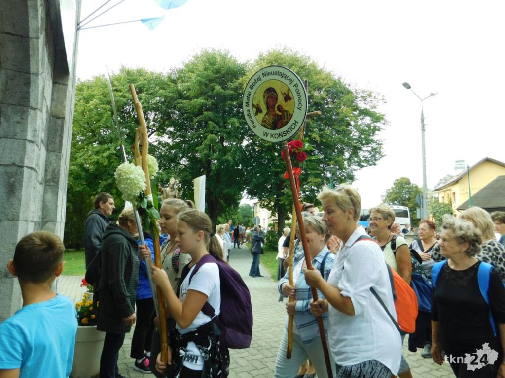 Wielkie święto i tłumy pielgrzymów w Czarnej [wideo, zdjęcia]