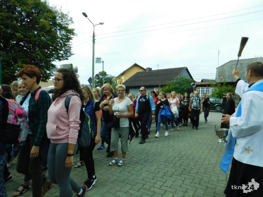 Wielkie święto i tłumy pielgrzymów w Czarnej [wideo, zdjęcia]