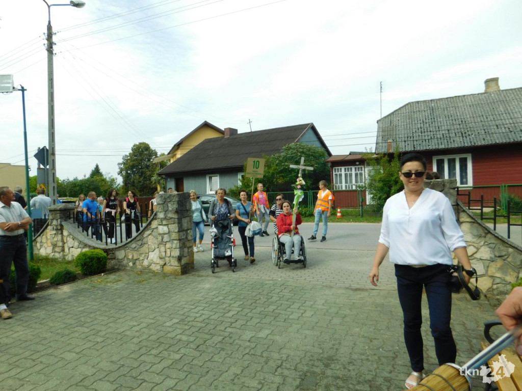 Wielkie święto i tłumy pielgrzymów w Czarnej [wideo, zdjęcia]