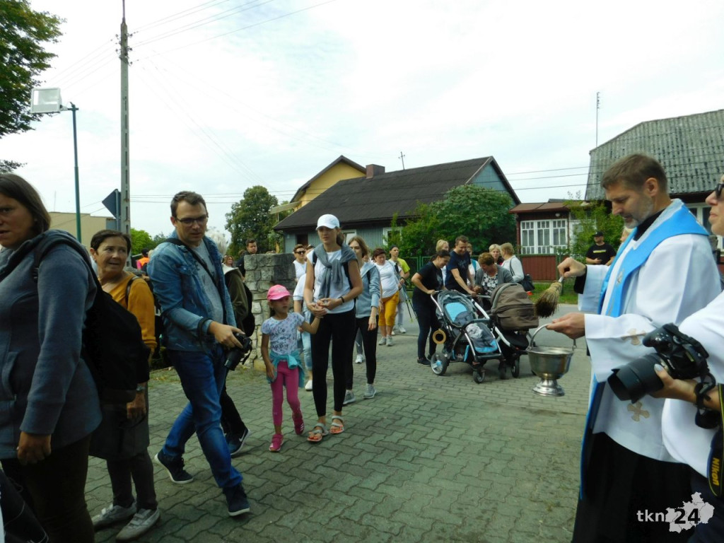 Wielkie święto i tłumy pielgrzymów w Czarnej [wideo, zdjęcia]